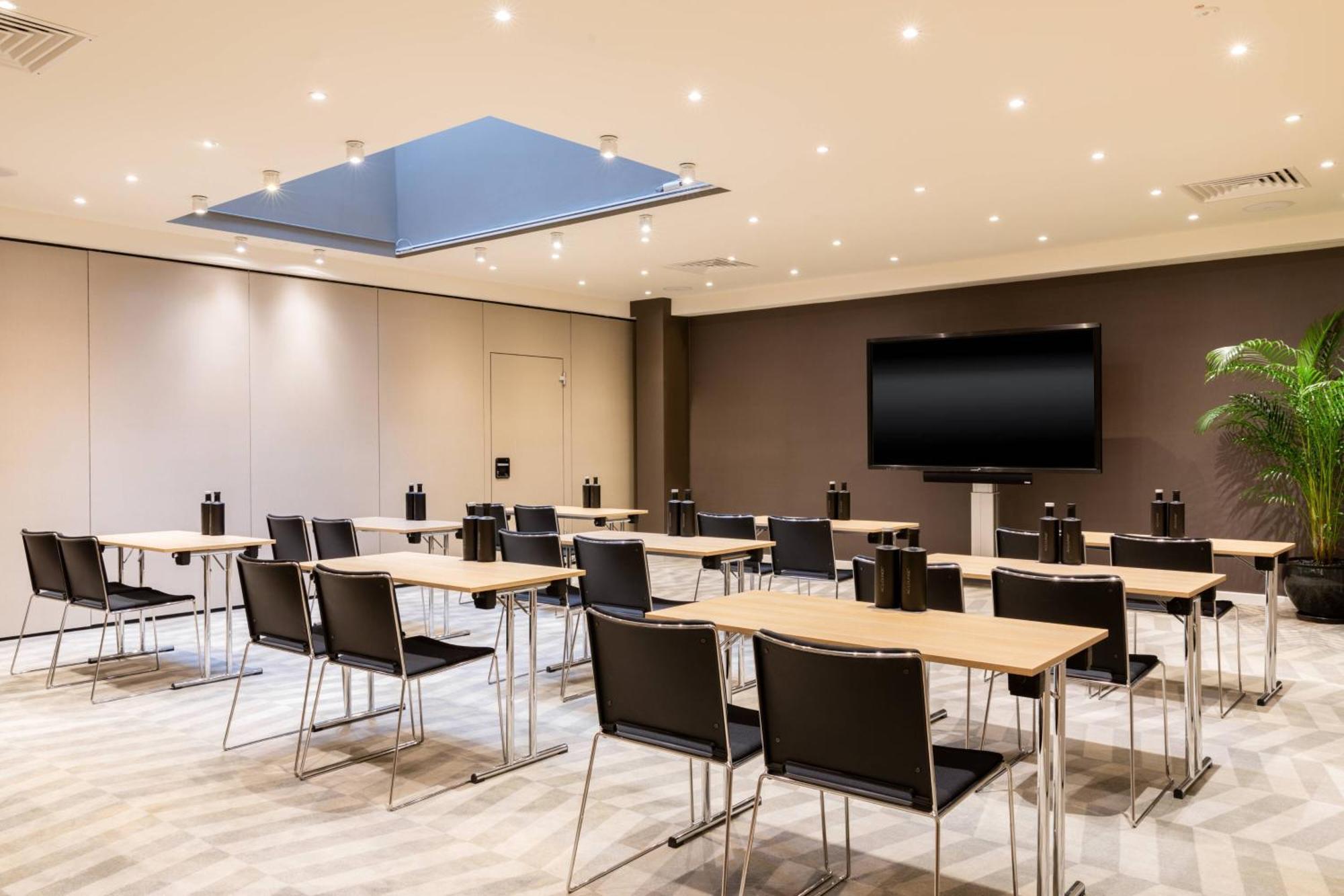 Ac Hotel By Marriott Berlin Humboldthain Park — Photos 2