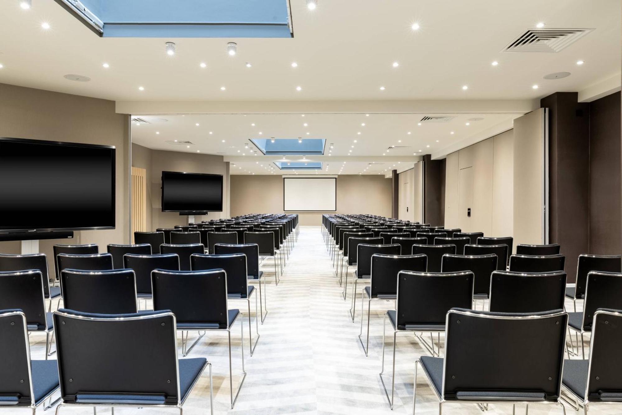 Ac Hotel By Marriott Berlin Humboldthain Park — Photos 1